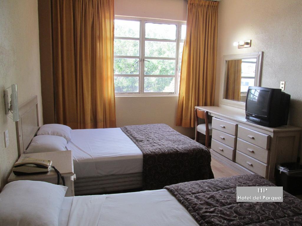Hotel Del Parque Guadalajara Zewnętrze zdjęcie