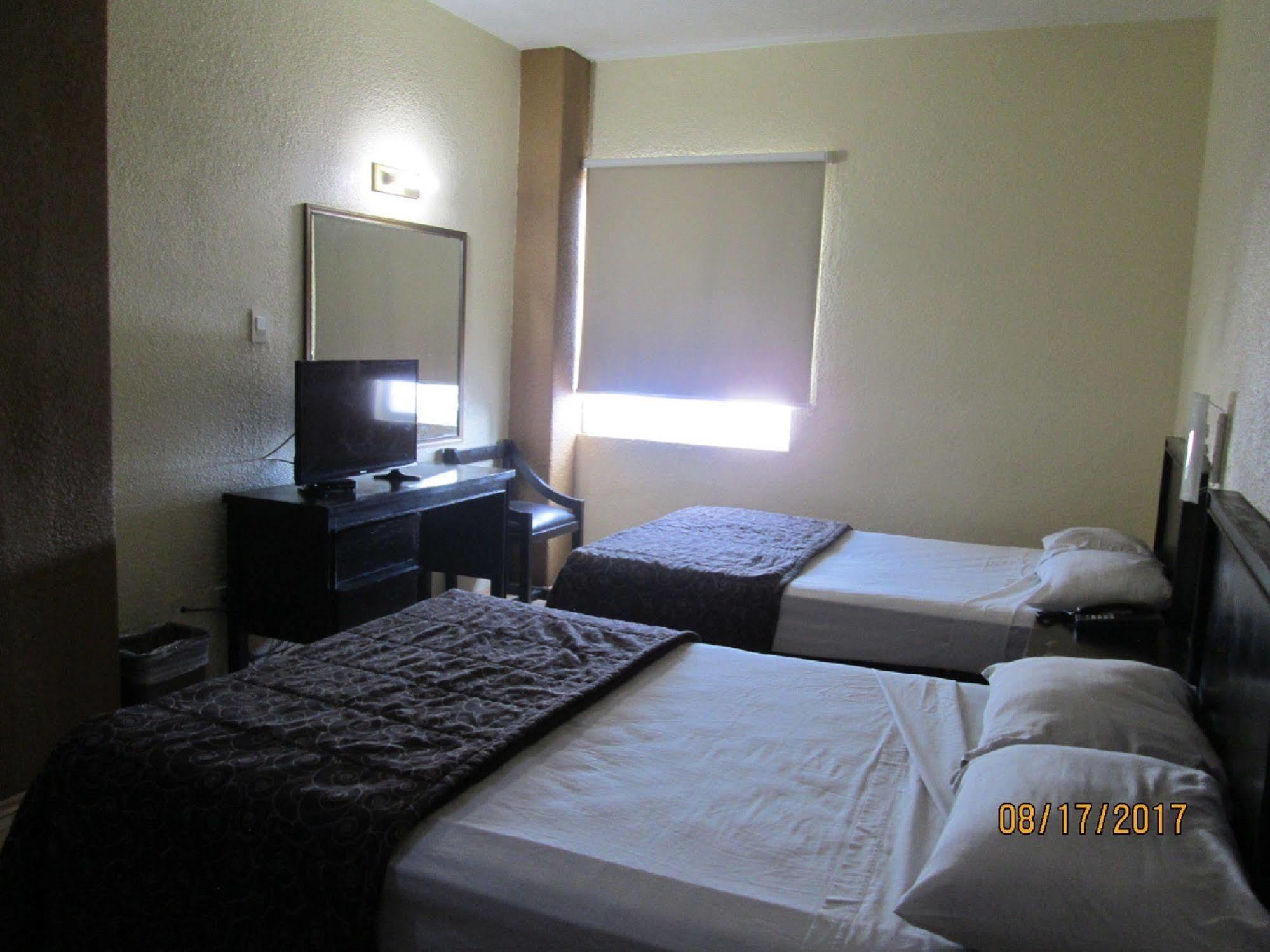 Hotel Del Parque Guadalajara Zewnętrze zdjęcie