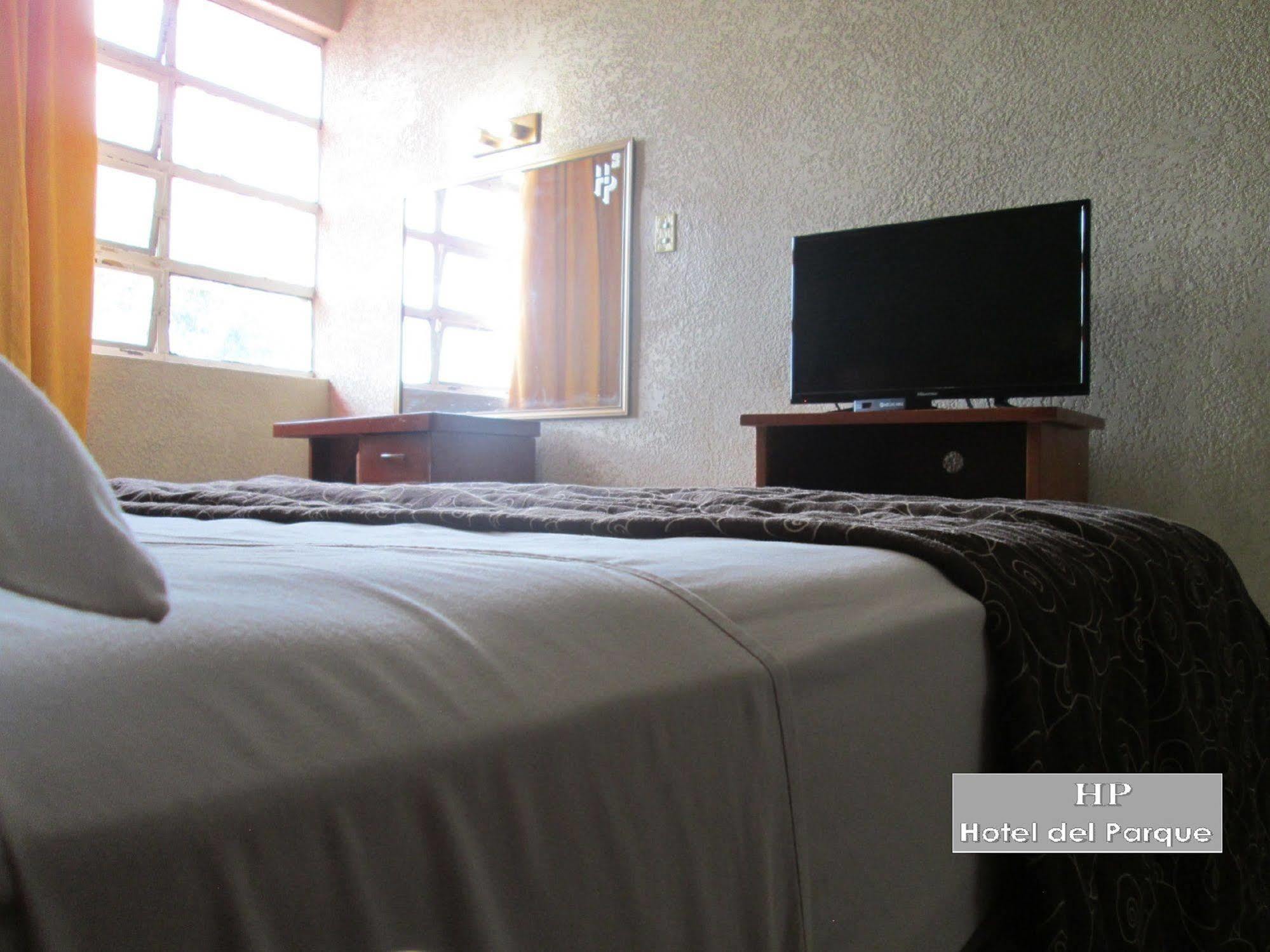 Hotel Del Parque Guadalajara Zewnętrze zdjęcie