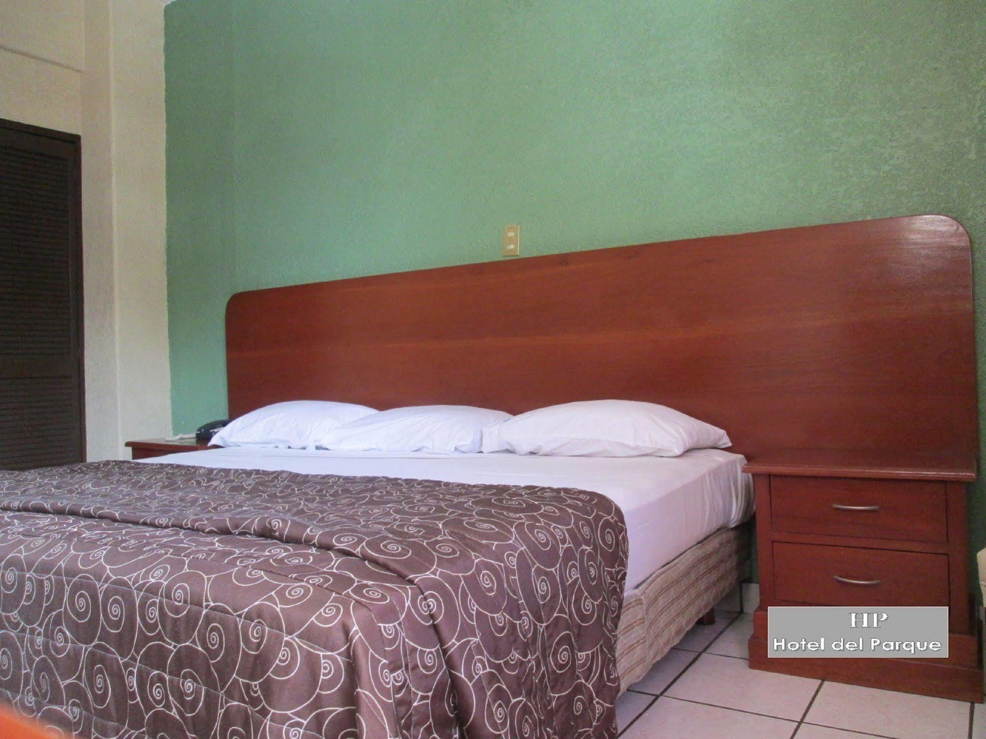 Hotel Del Parque Guadalajara Zewnętrze zdjęcie