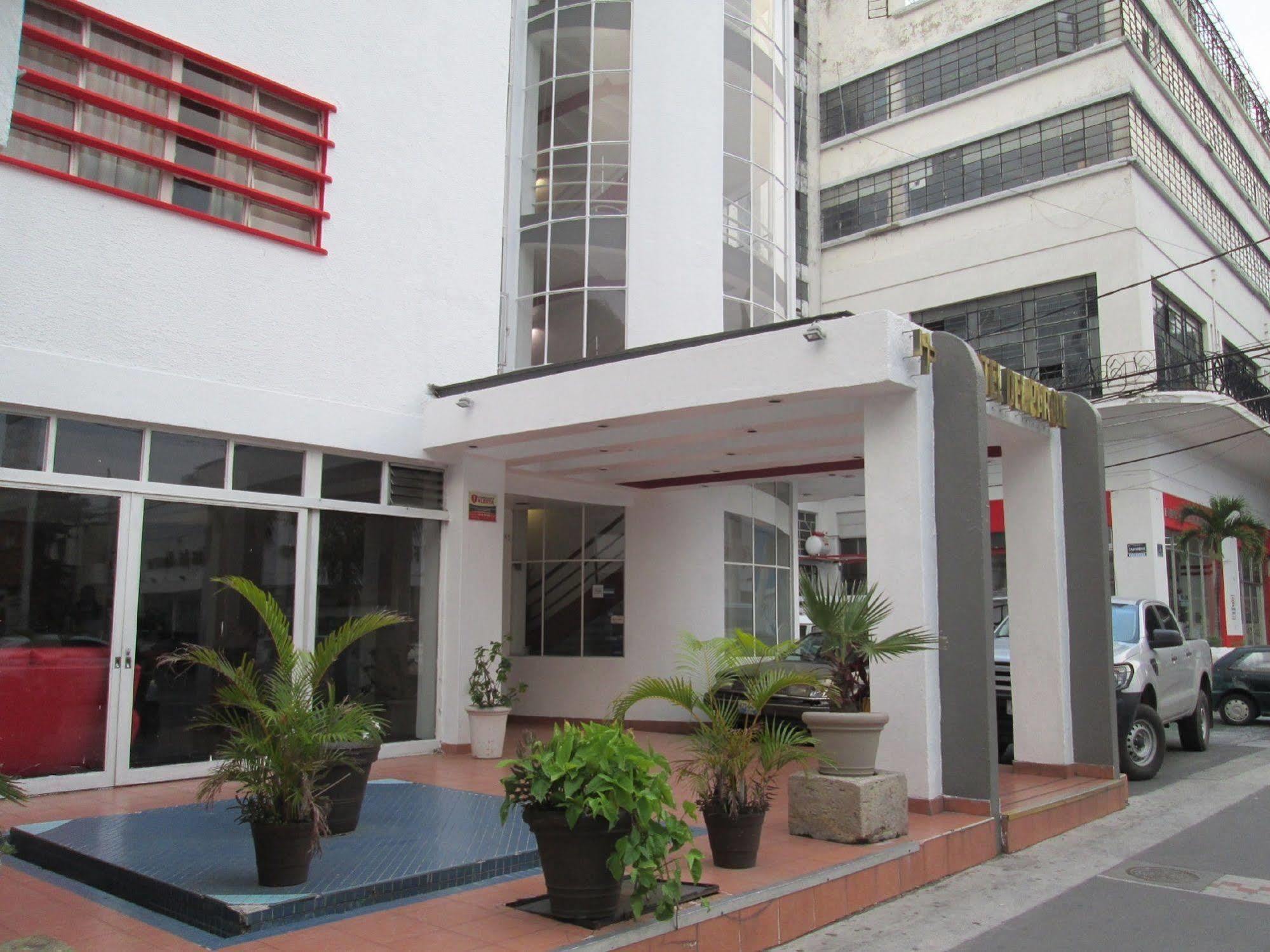 Hotel Del Parque Guadalajara Zewnętrze zdjęcie